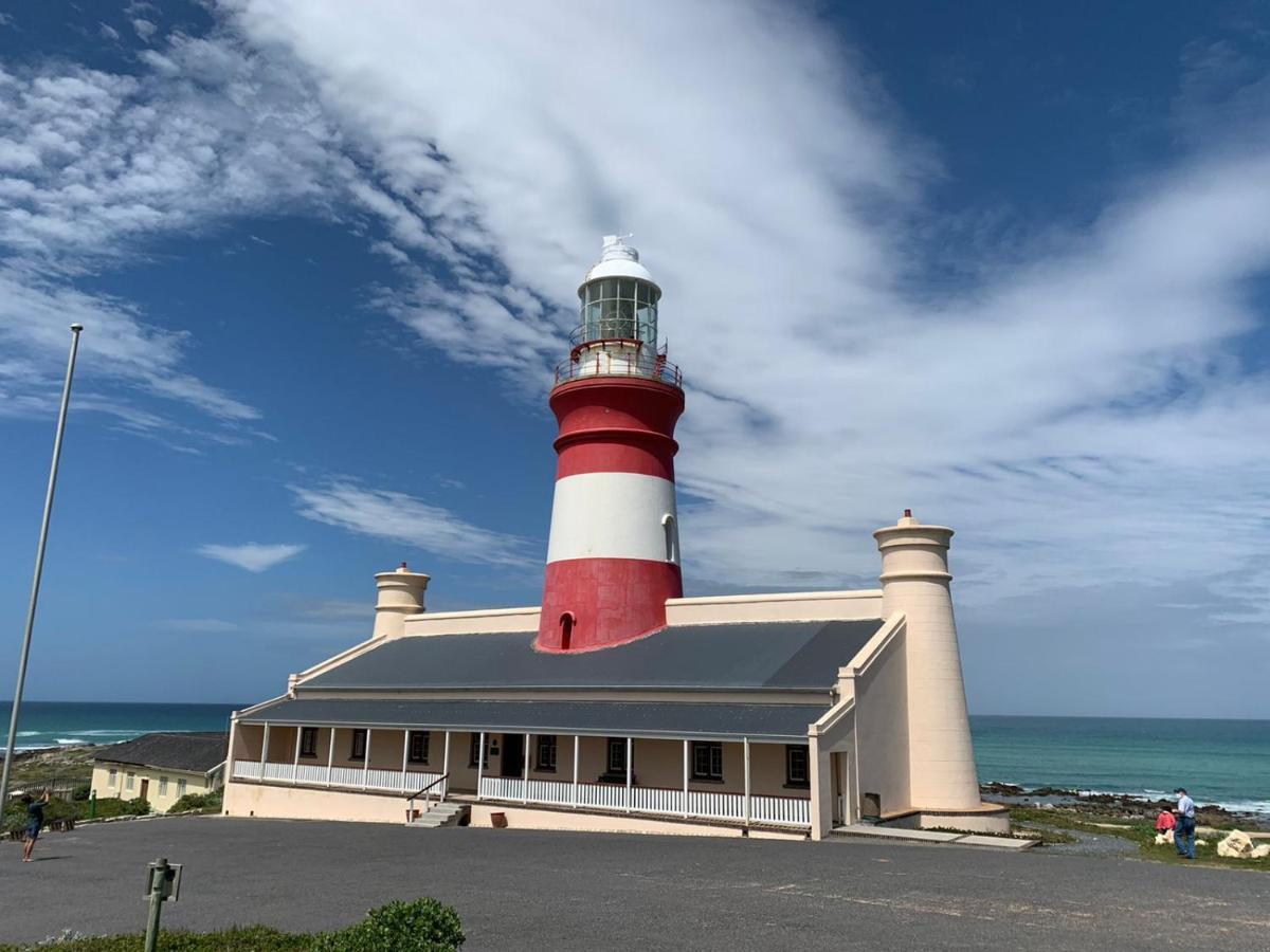 Suikerbekkie Apartment Struisbaai Bagian luar foto
