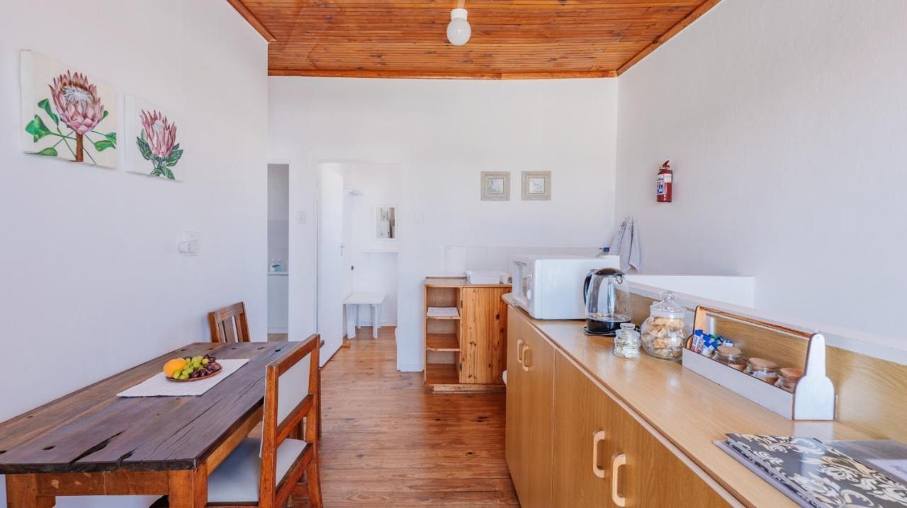 Suikerbekkie Apartment Struisbaai Bagian luar foto